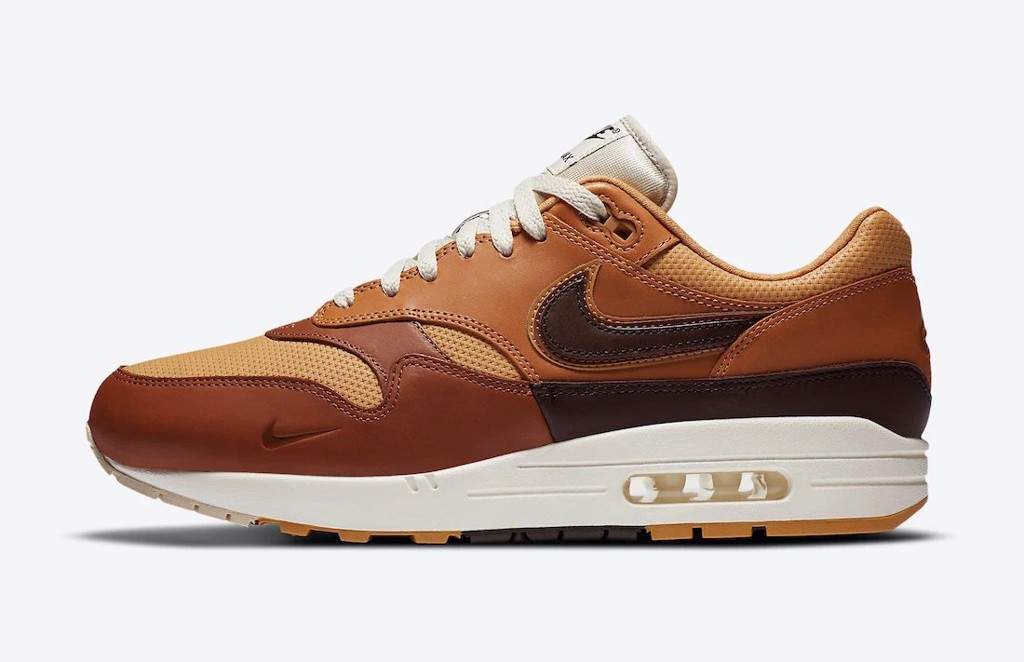an-mung-snkrs-day-voi-hai-mau-giay-air-max-1-ba-chay
