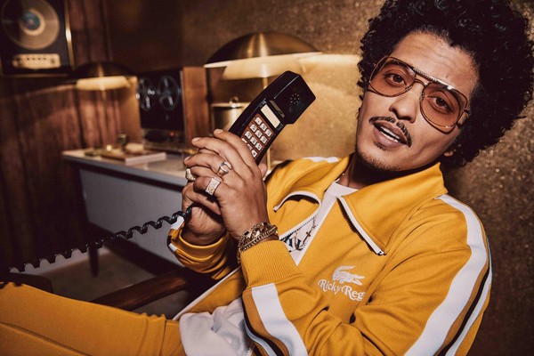 Bruno Mars hợp tác cùng Lacoste bằng nhân cách thứ hai của mình “Ricky Regal” Hinh anh 7: Bruno Mars hop tac cung Lacoste bang nhan cach thu hai cua minh “Ricky Regal”