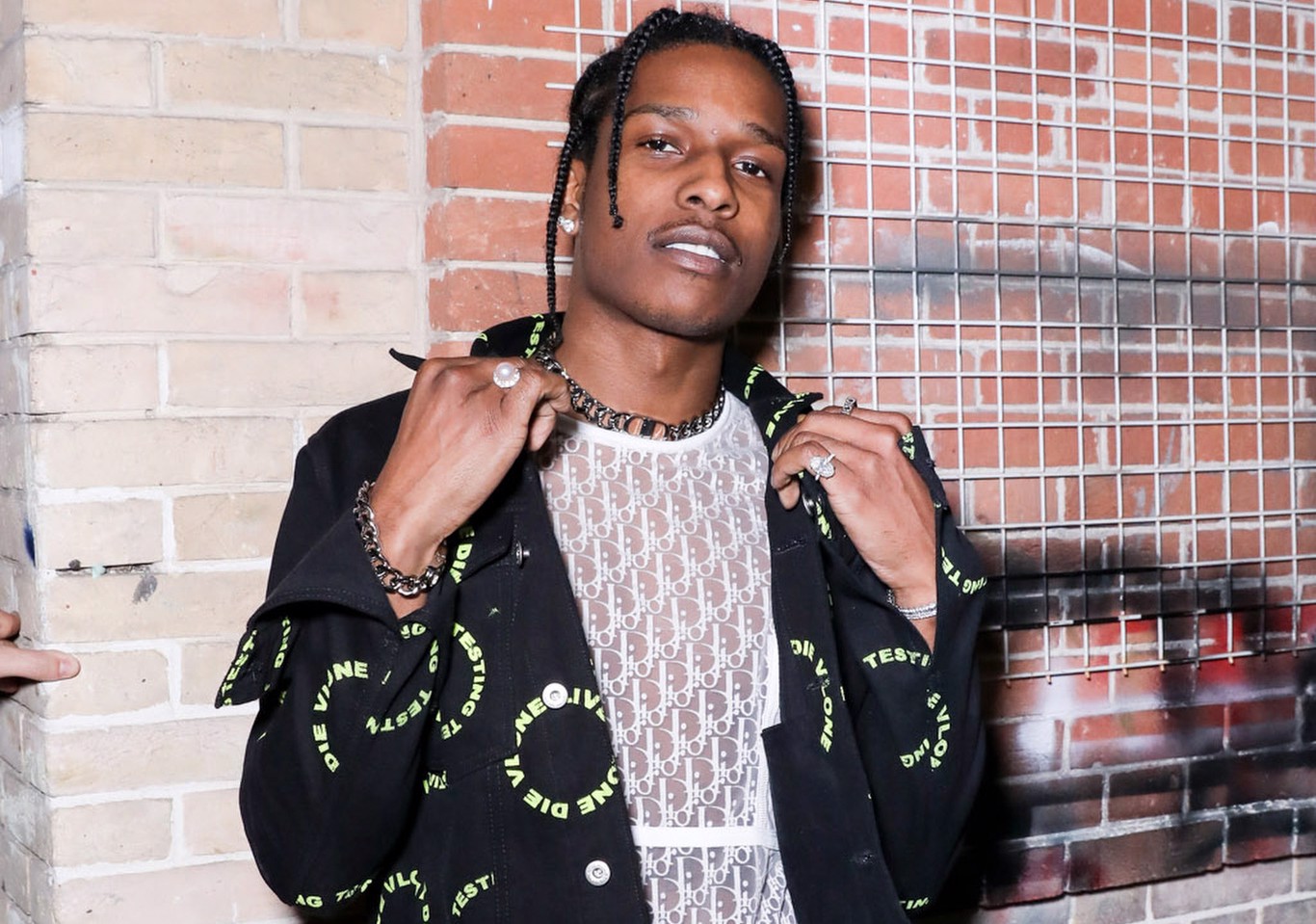 Hinh anh 3: A$AP ROCKY he lo mau thiet ke moi cua Vans va Pacsun