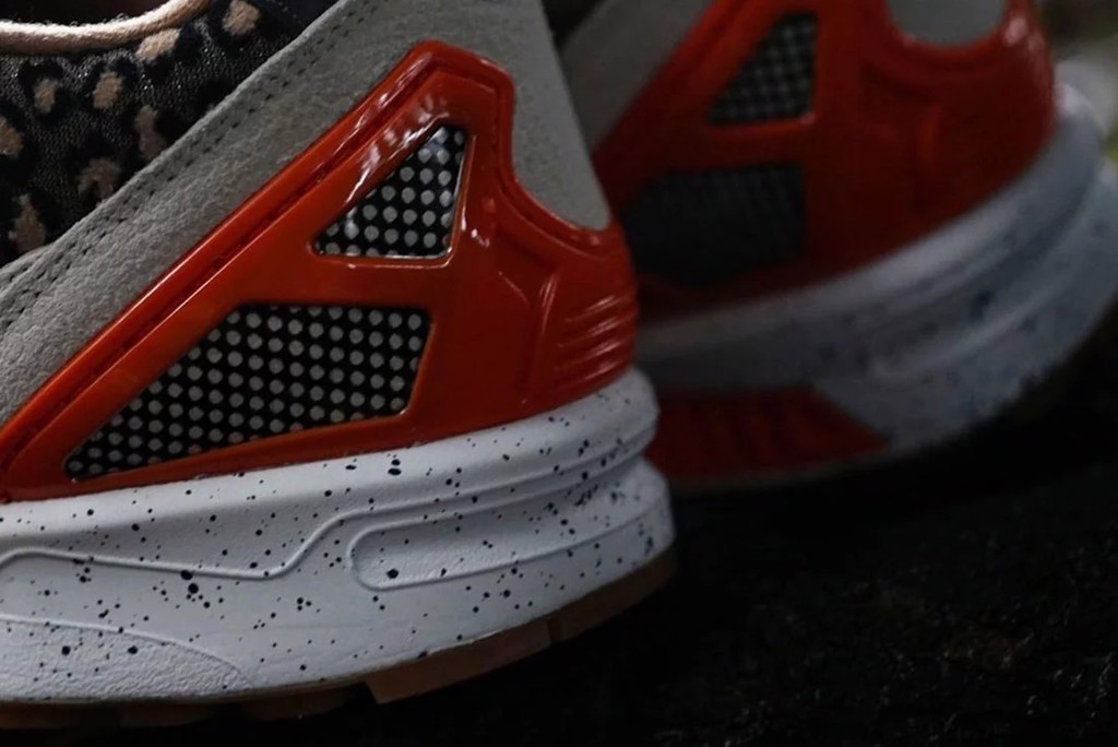 atmos-va-adidas-tha-con-thu-hoang-zx-8000-cua-minh-dau-thang-8