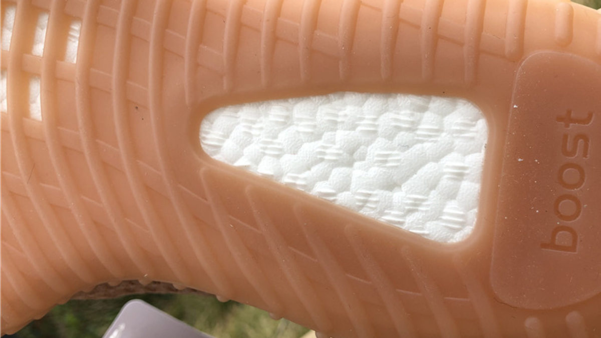 adidas-yeezy-boost-350-v2-cmpct-se-ra-mat-vao-thang-12-voi-mau-“slate-blue”