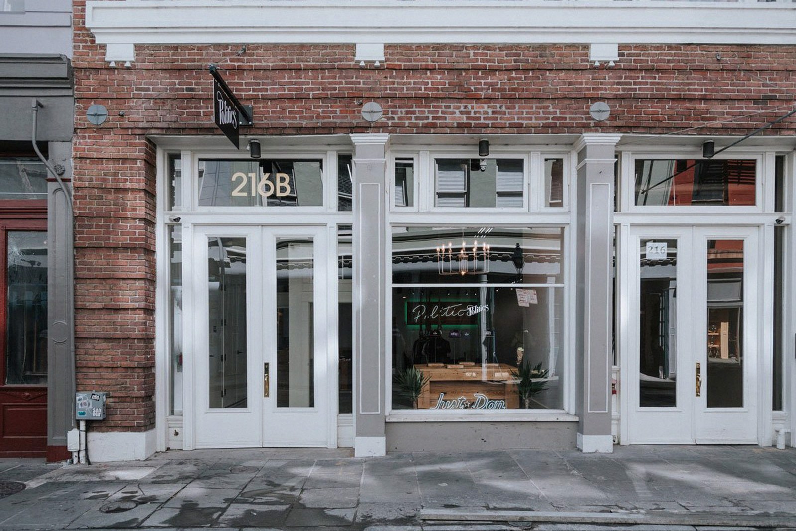 Điểm qua 17 cửa hàng và trang web sneaker tốt nhất trên thế giới Hinh anh 16: Diem qua 17 cua hang va trang web sneaker tot nhat tren the gioi