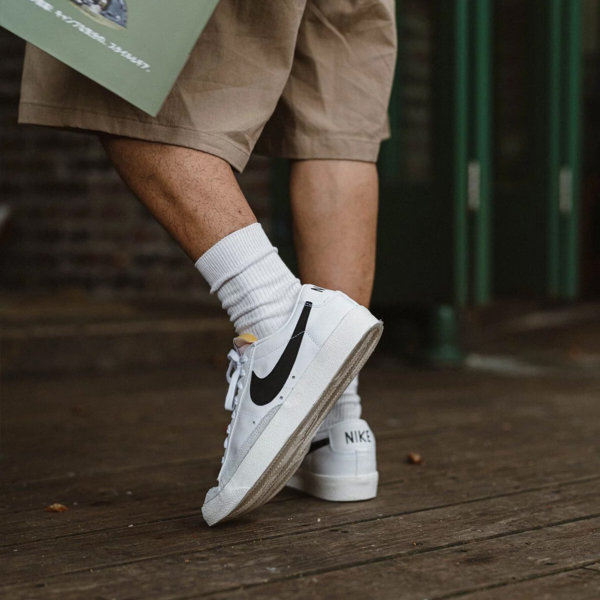 Giay Nike Blazer Wmns 'Black White' DC4769-102