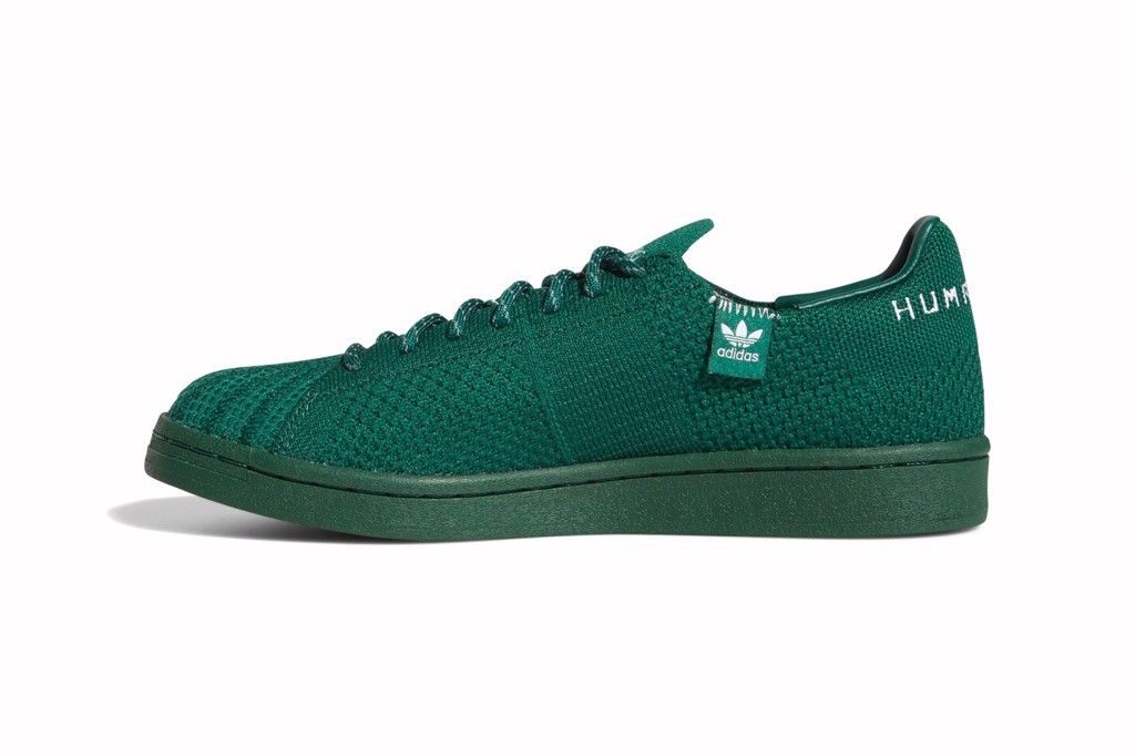 Tựa một ảo thuật gia, Pharrell William phù phép cho những đôi giày Superstar của adidas