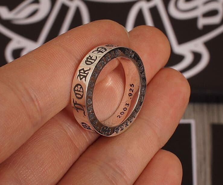 Legitcheck: Cách phân biệt Chrome Hearts Ring real và fake? Hinh anh 1: Legitcheck: Cach phan biet Chrome Hearts Ring real va fake?