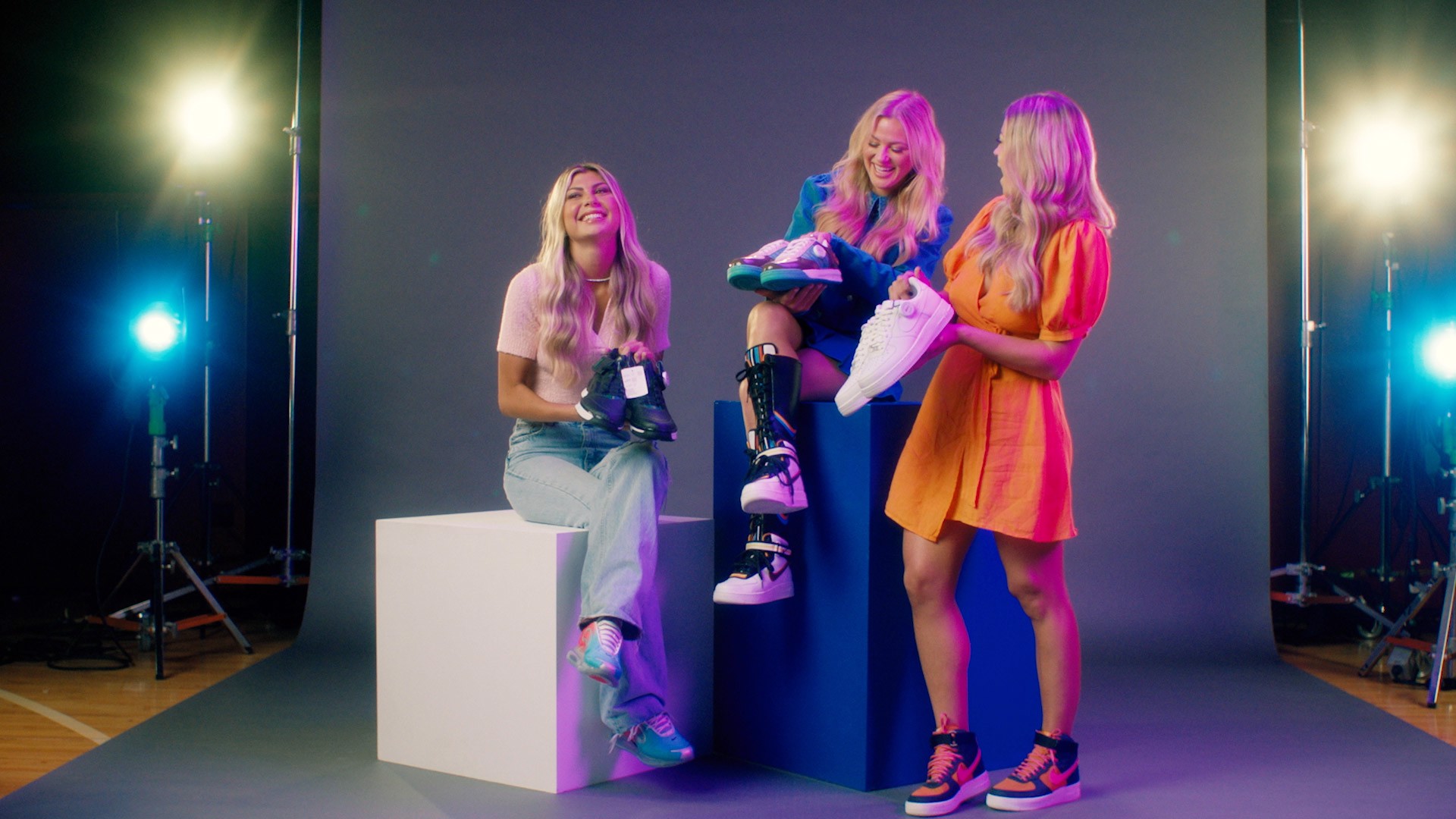 bo-suu-tap-giay-the-thao-lon-nhat-the-gioi-cua-the-chicks-with-kicks