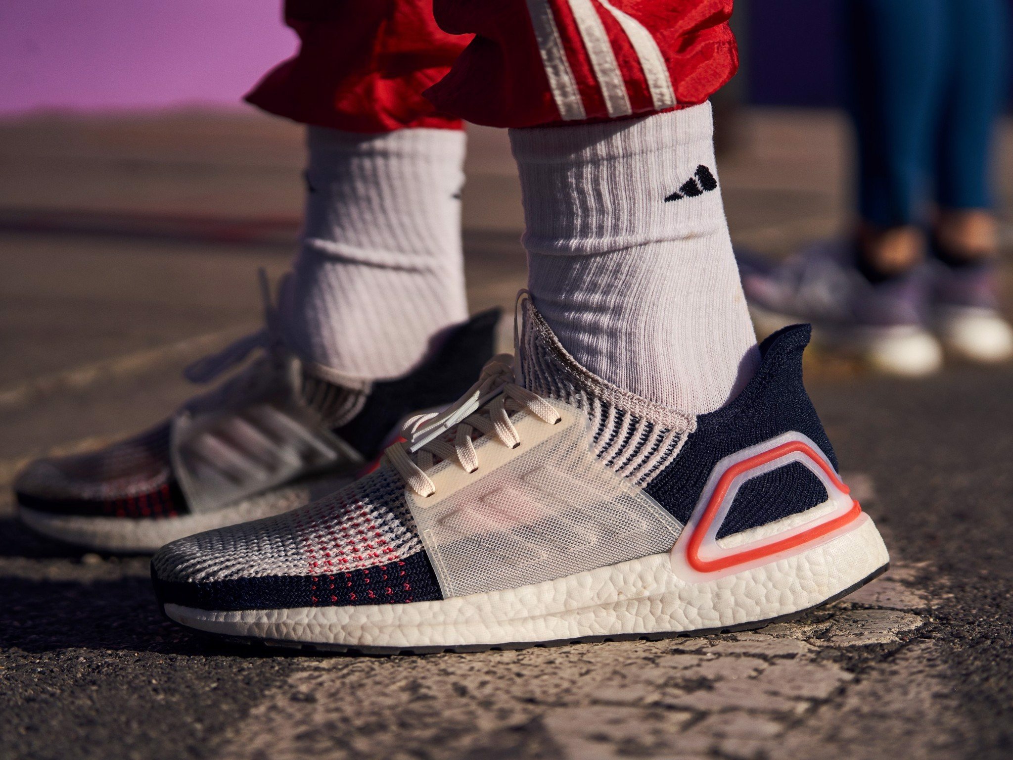 adidas-ultraboost-qua-cac-doi-1-0-2-0-3-0-4-0-va-ultraboost-19-co-gi-cai-tien