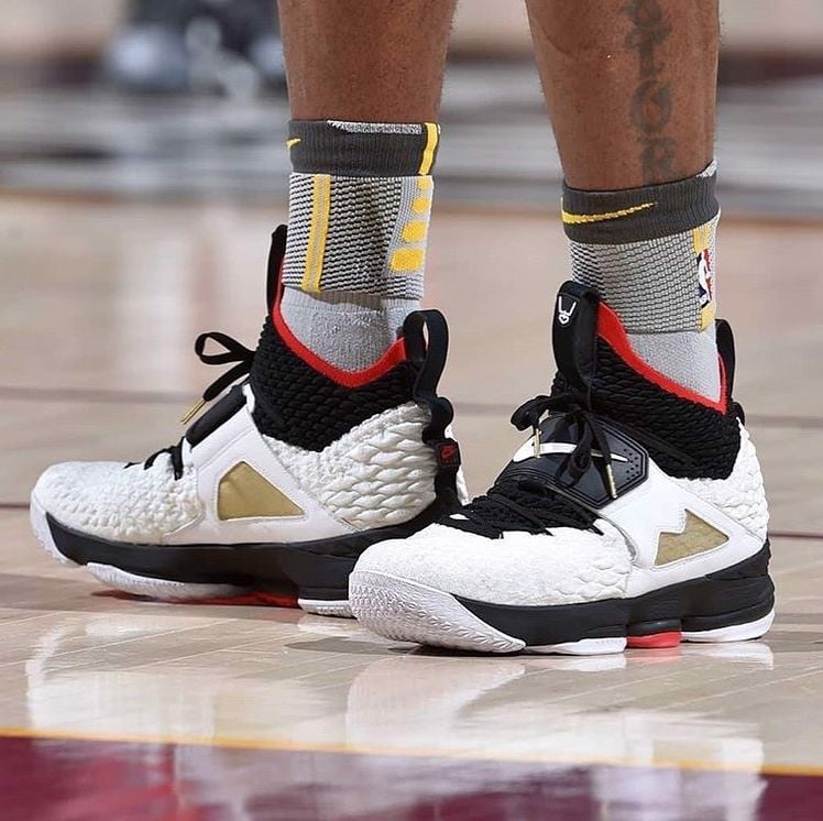 top-23-doi-giay-lebron-james-dep-nhat-va-dac-biet-nhat-phan-1