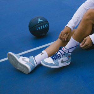 Giay Nike Air Jordan 1 Mid 'French Blue Fire Red' DN3706-401