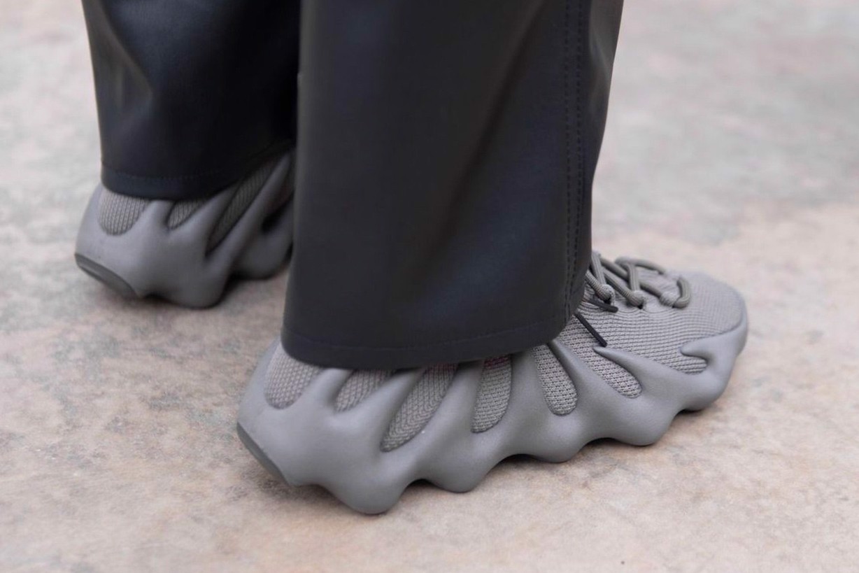 nhung-hinh-anh-on-feet-cua-phien-ban-adidas-yeezy-450-
