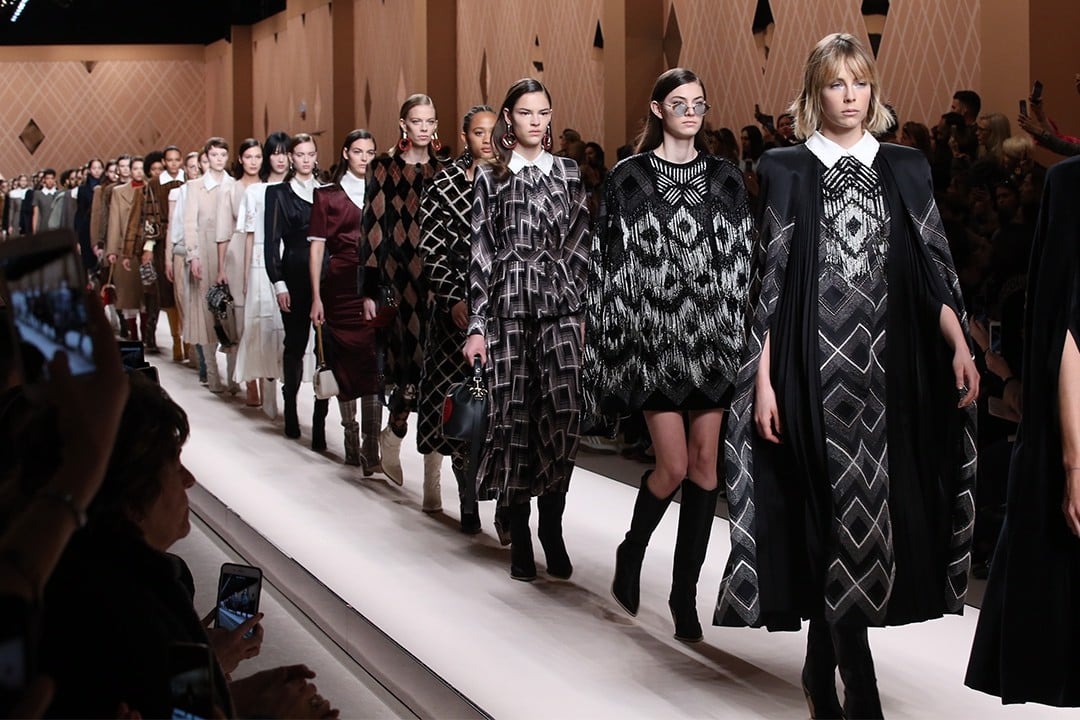 Hinh anh 1: Mot so su that thu vi ve thuong hieu thoi trang Fendi