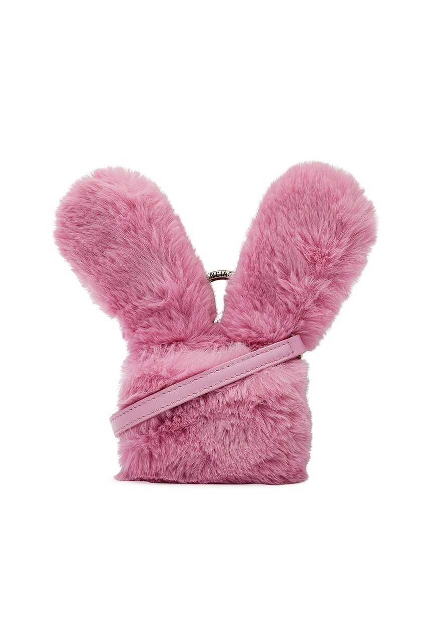 balenciaga-ra-mat-op-lung-cho-iphone-va-airpods-mau-hong-bunny