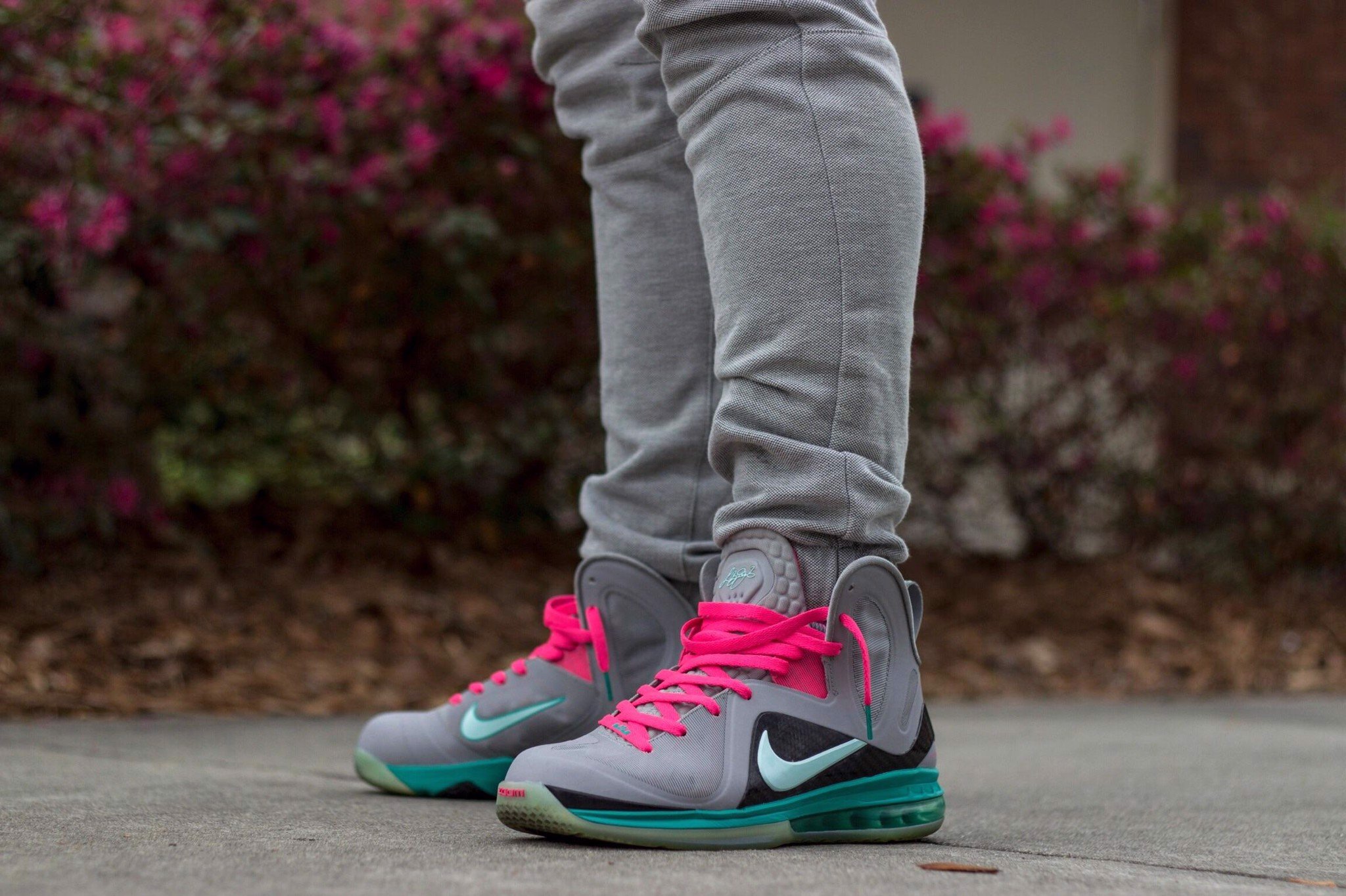 top-23-doi-giay-lebron-james-dep-nhat-va-dac-biet-nhat-phan-1