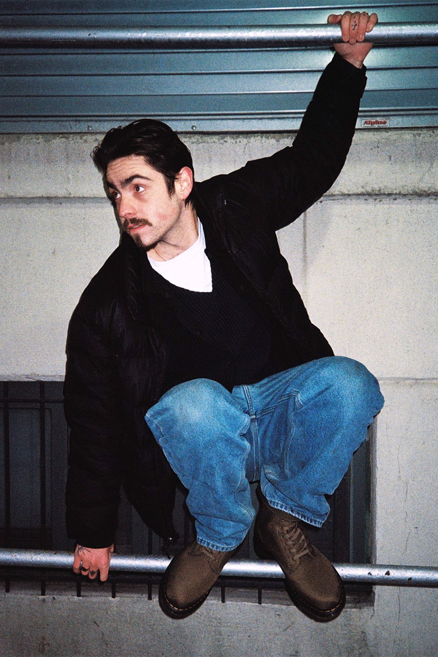 hinh-anh-chinh-thuc-ve-phien-ban-dr-martens-1460-futura-laboratories