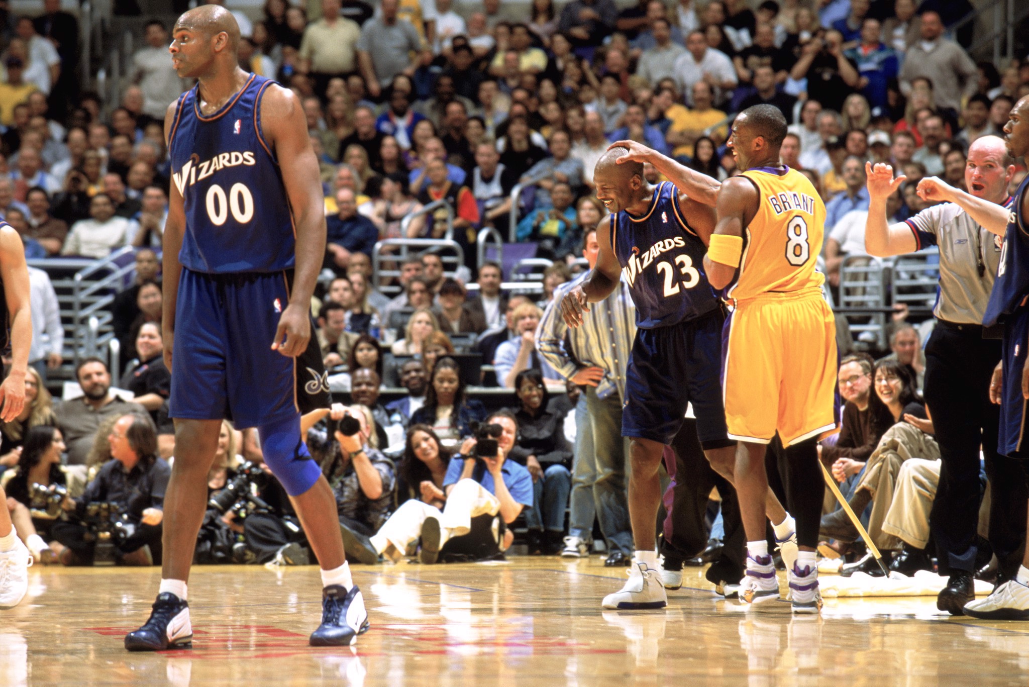 logo-kobe-bryant-va-lich-su-dang-sau-di-san-cua-anh-ay