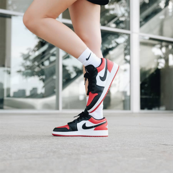 Giày Nike Air Jordan 1 Low 'Bred Toe' 553558-612 - Ảnh 4