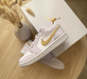 Giay Nike Air Jordan 1 Low 'Barely Grape' DC0774-501