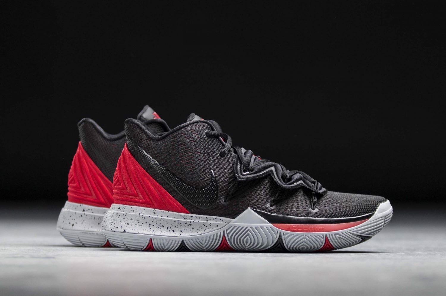 muon-mua-nike-kyrie-5-thi-can-luu-y-nhung-dieu-nay