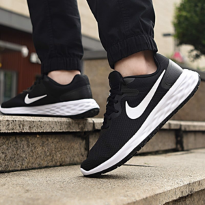 Alternative view of Giày Nike Revolution 6 Next Nature 'Black White' DC3728-003