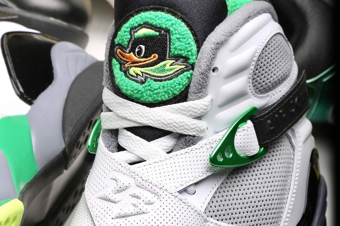 nhung-hinh-anh-dau-tien-ve-phien-ban-air-jordan-8-pe-oregon-ducks
