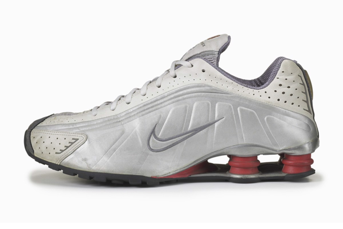 lich-su-cua-cong-nghe-dem-tren-de-cac-doi-giay-the-thao