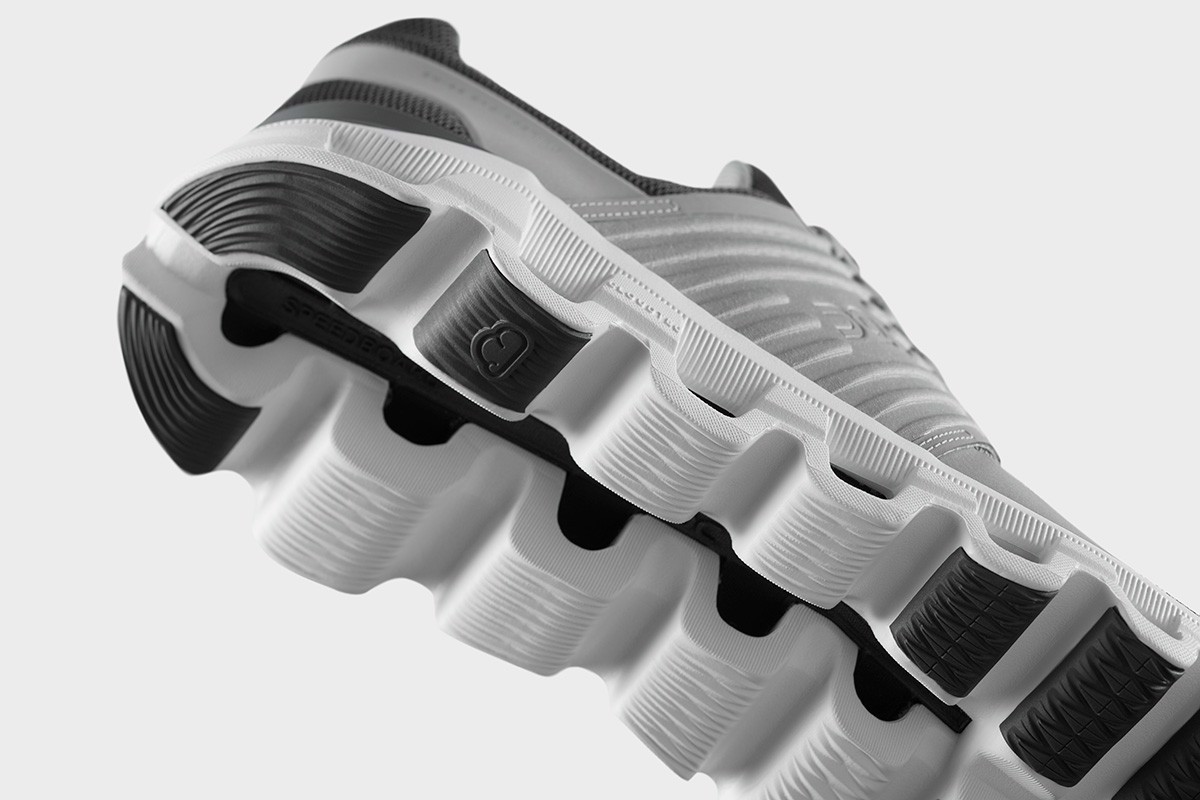 lich-su-cua-cong-nghe-dem-tren-de-cac-doi-giay-the-thao