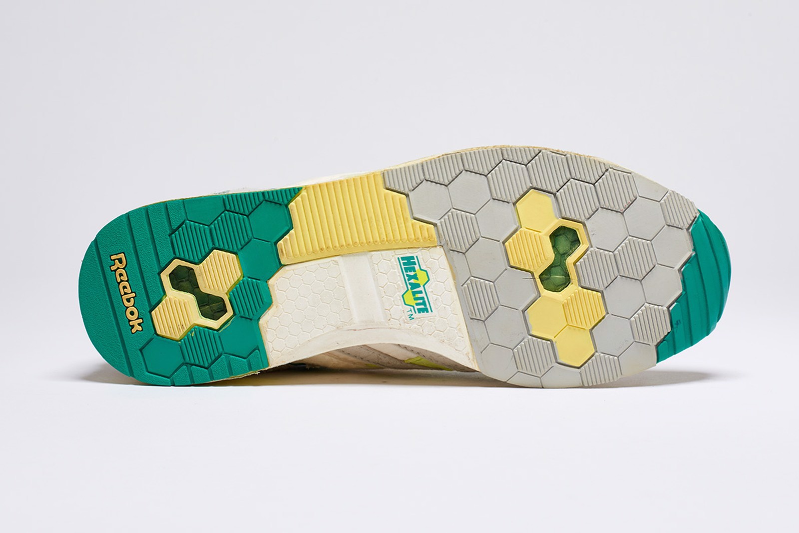 lich-su-cua-cong-nghe-dem-tren-de-cac-doi-giay-the-thao