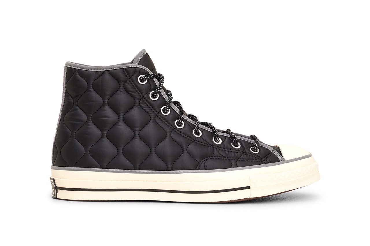 Converse Chuck 70 Hi được phủ nylon chần bông cực hợp với mùa đông này Hinh anh 1: Converse Chuck 70 Hi duoc phu nylon chan bong cuc hop voi mua dong nay