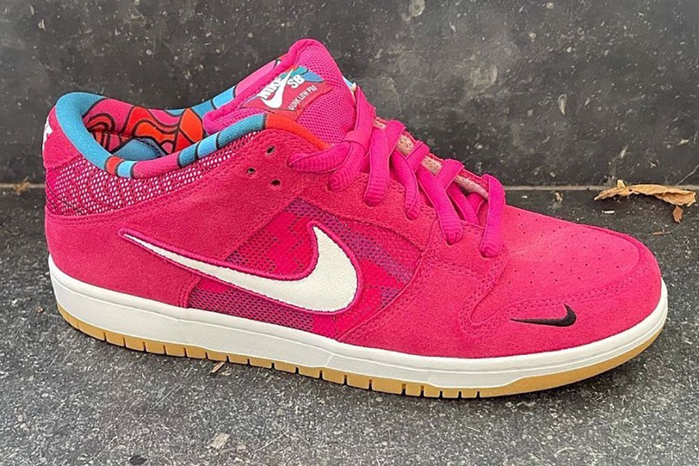 cung-chiem-nguong-bon-thiet-ke-mau-cua-parra-x-nike-sb-dunk-low