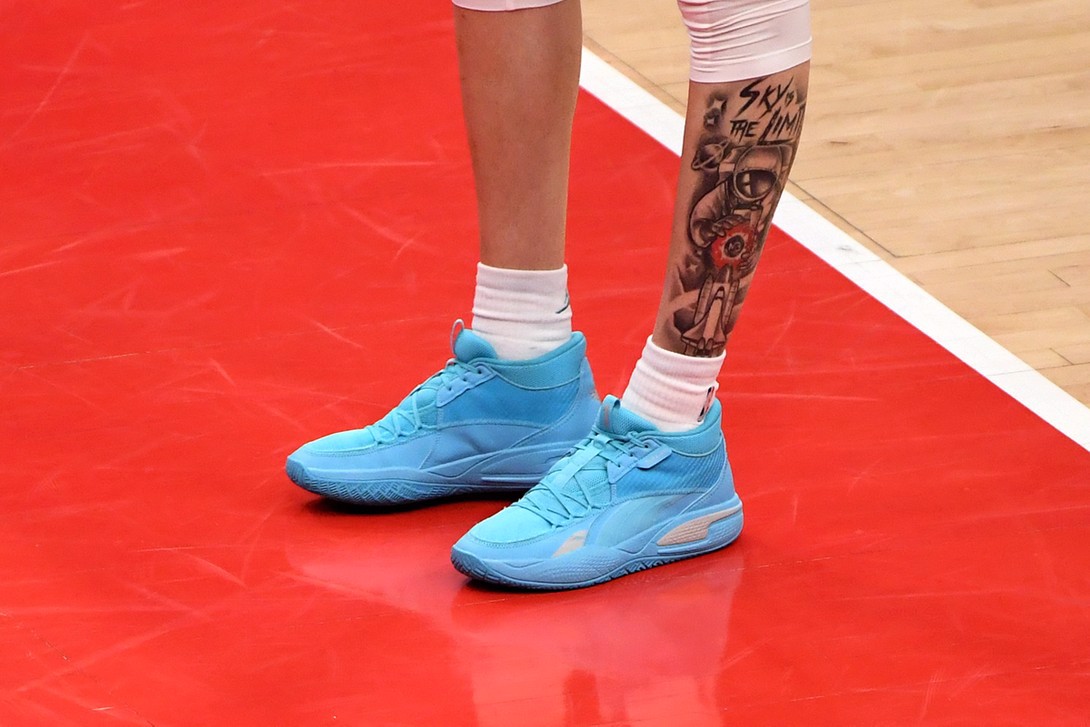 nhung-doi-giay-the-thao-phien-ban-pe-hot-nhat-tai-mua-giai-nba-2021