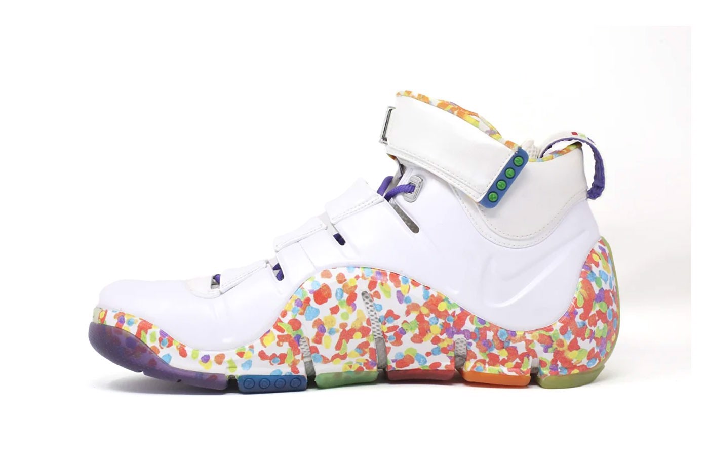 hinh-anh-chinh-thuc-cua-phien-ban-nike-lebron-4-fruity-pebbles