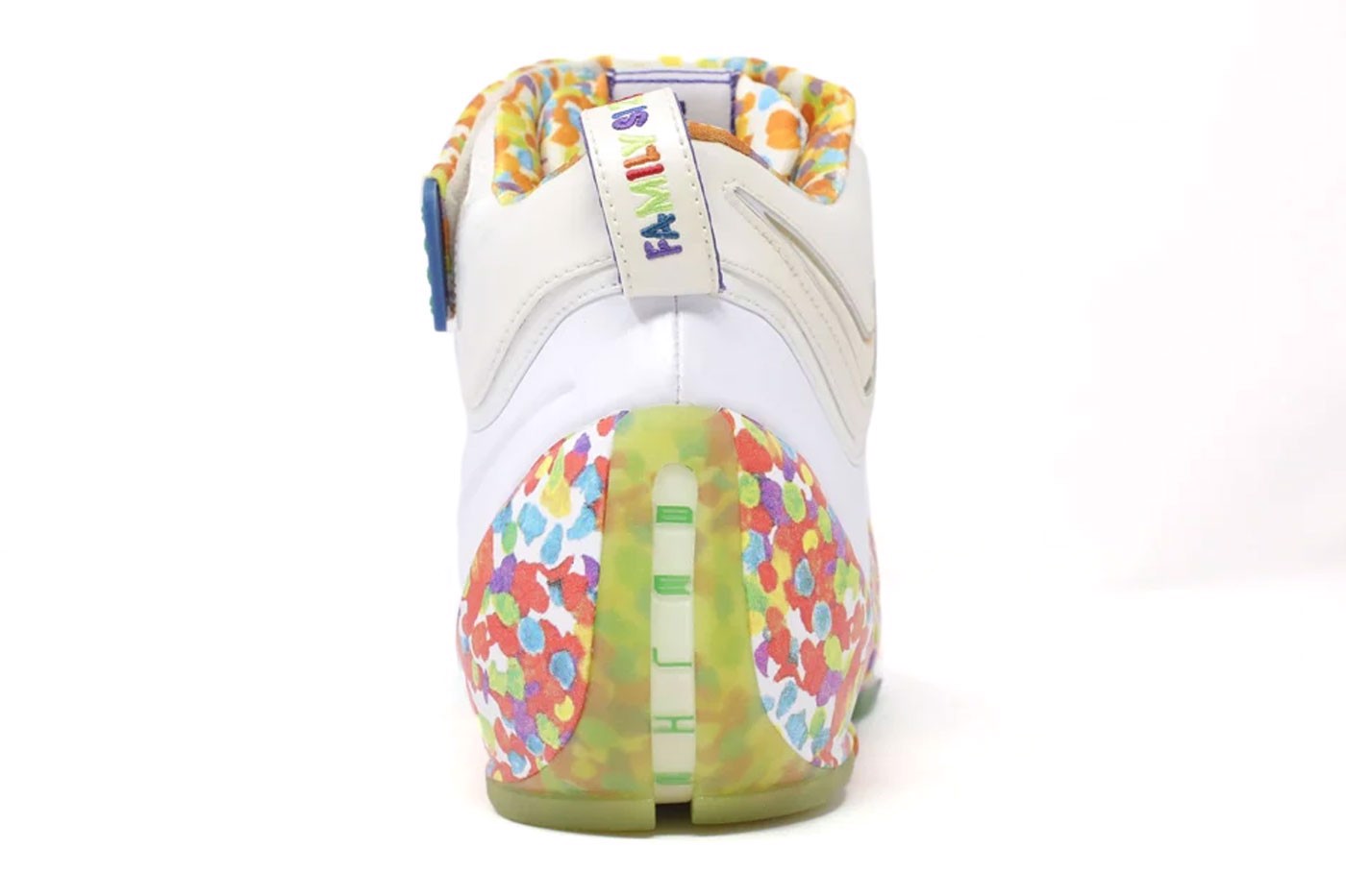 hinh-anh-chinh-thuc-cua-phien-ban-nike-lebron-4-fruity-pebbles