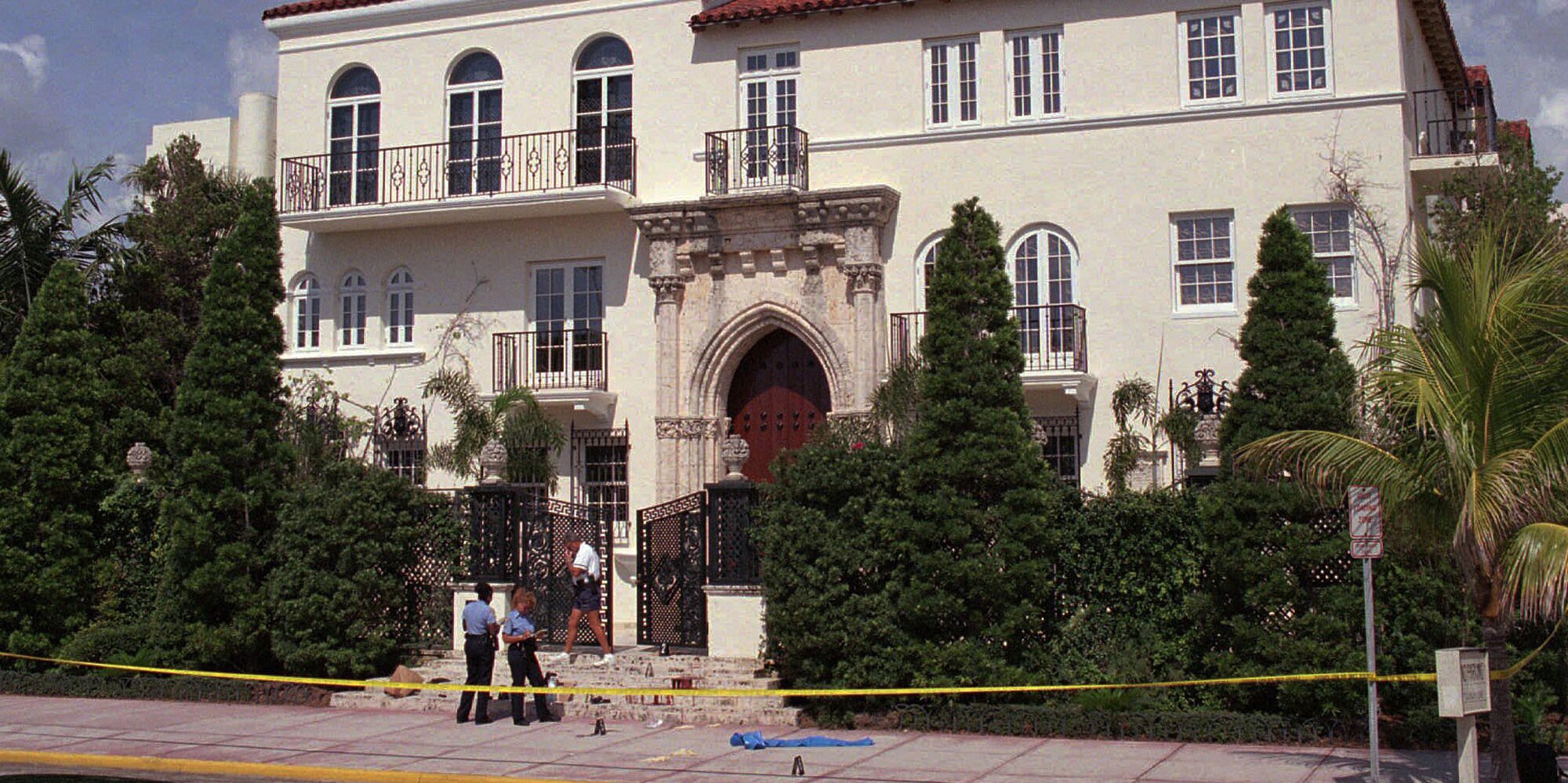 Hinh anh 5: Lich su thuong hieu Versace - "Nu than Medusa" cua thanh Milan