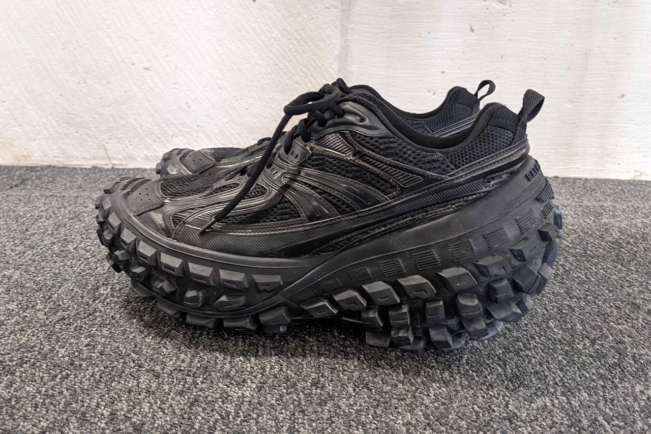 nhung-doi-sneaker-dep-nhat-cua-tuan-le-thoi-trang-paris-ss22