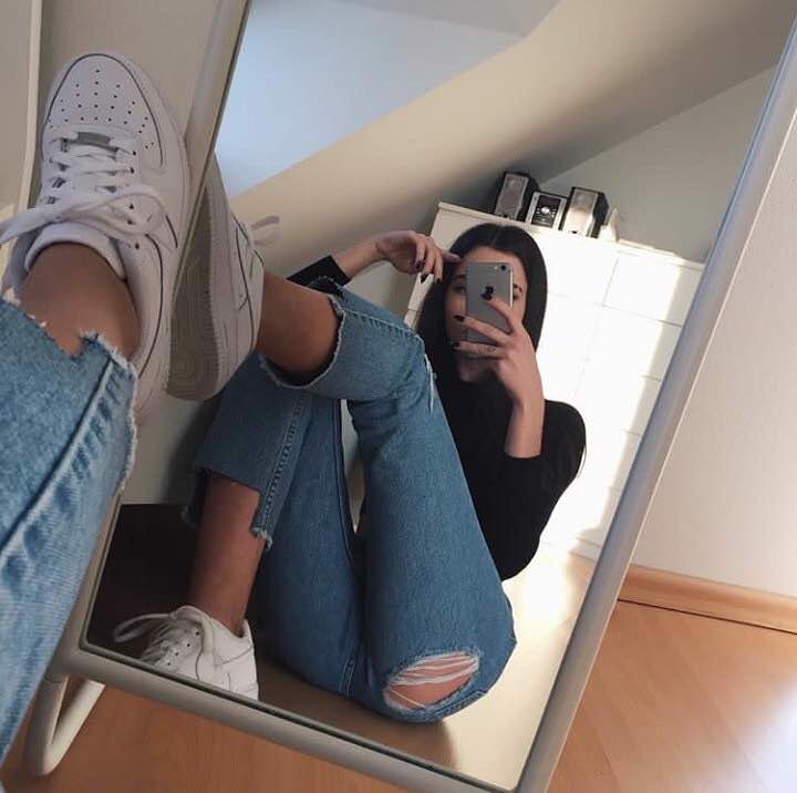 Cách Selfie Air Force 1 với gương