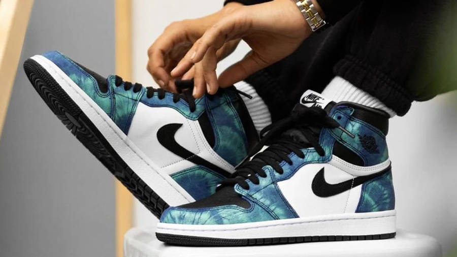 air-jordan-1-high-og-tie-dye-cu0450-100-se-ra-mat-trong-nam-nay