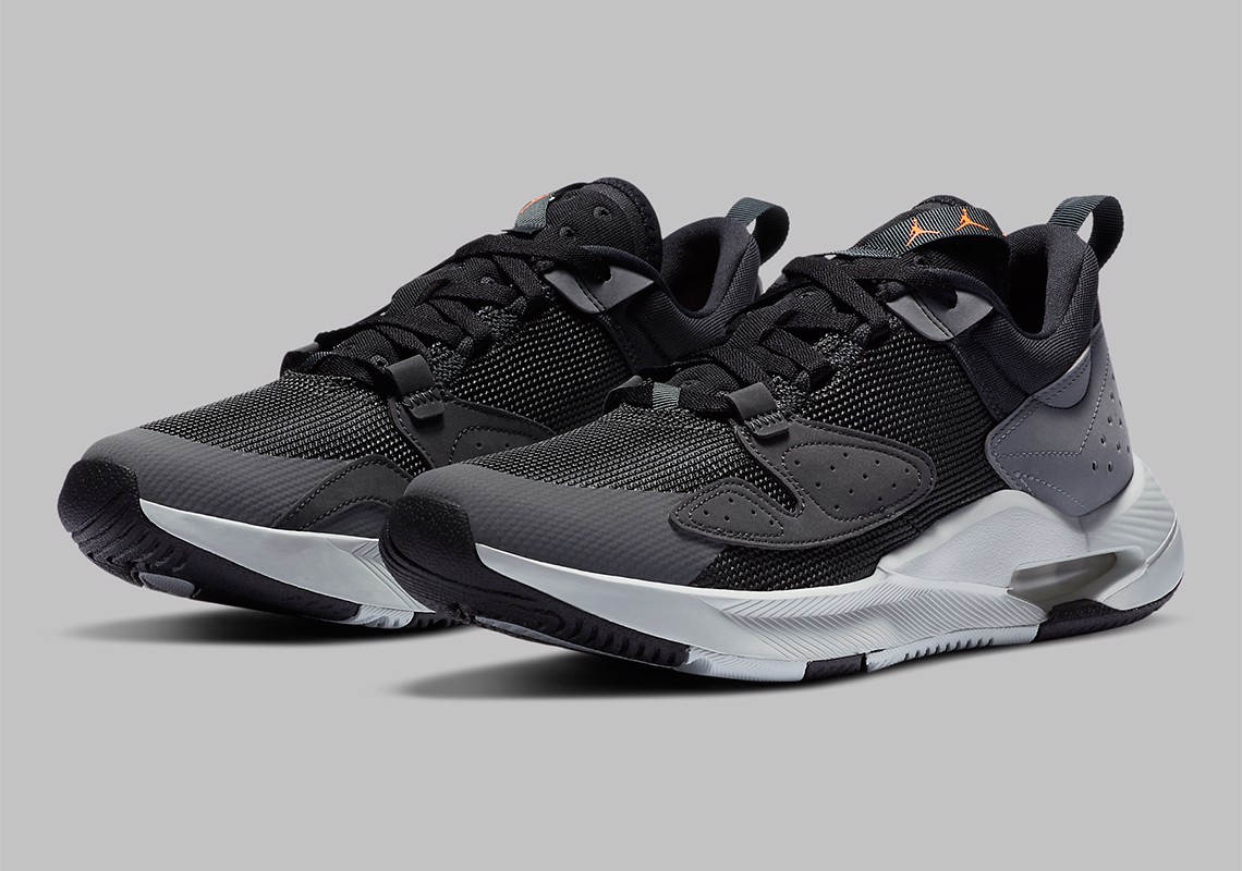 jordan-air-cadence-tro-lai-trong-phoi-mau-dark-smoke-grey-lieu-co-the-lat-nguoc-the-co