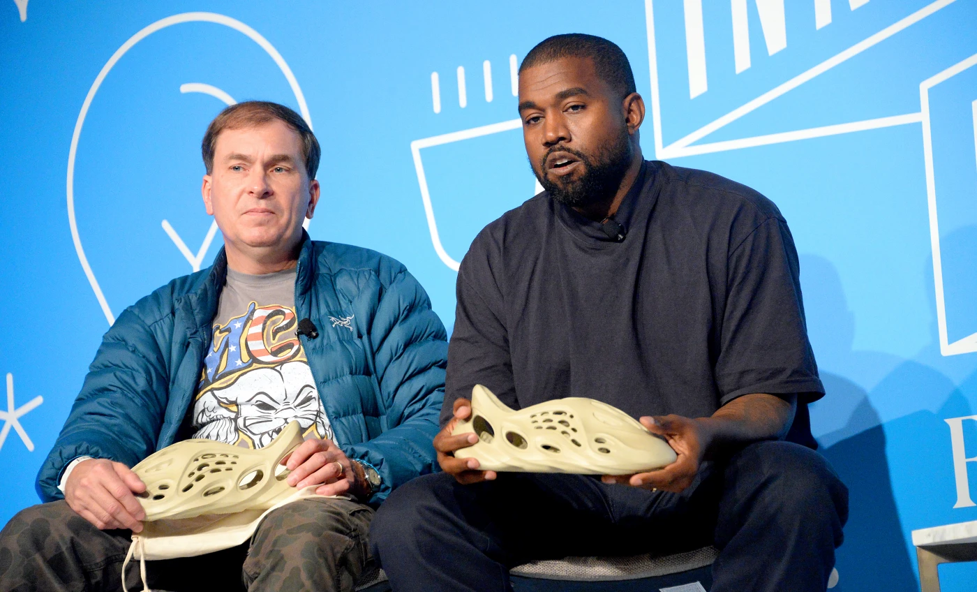 https://authentic-shoes.com/blogs/news/doi-net-ve-anh-chang-rapper-noi-tieng-kanye-west-va-su-tro-lai-cua-yee