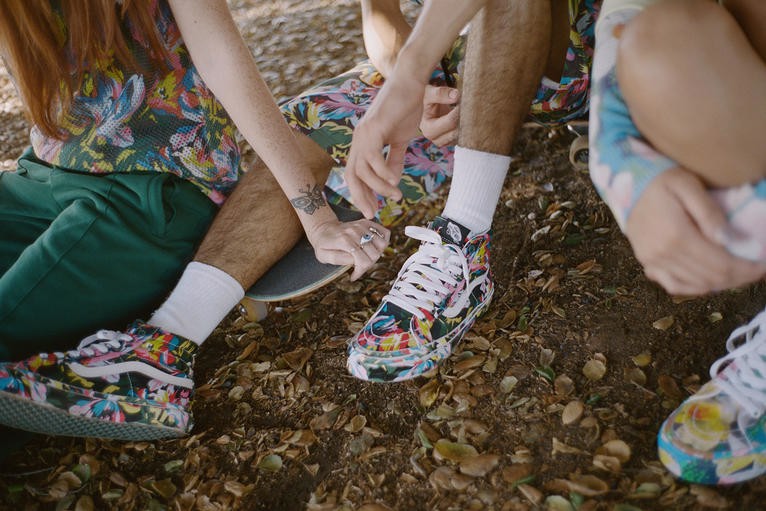 Sau 7 năm ngừng hợp tác Kenzo và Vans tung ra BST Xuân hè 2020 lấy cảm hứng từ hoa