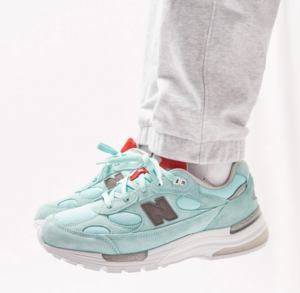 Alternative view of Giày New Balance Kith x 992 'Kithmas Collection Light Reef' M992KL