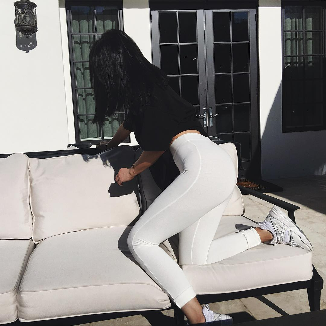 Top 6 đôi giày yêu thích nhất của Kylie Jenner Hinh anh 6: Top 6 doi giay yeu thich nhat cua Kylie Jenner