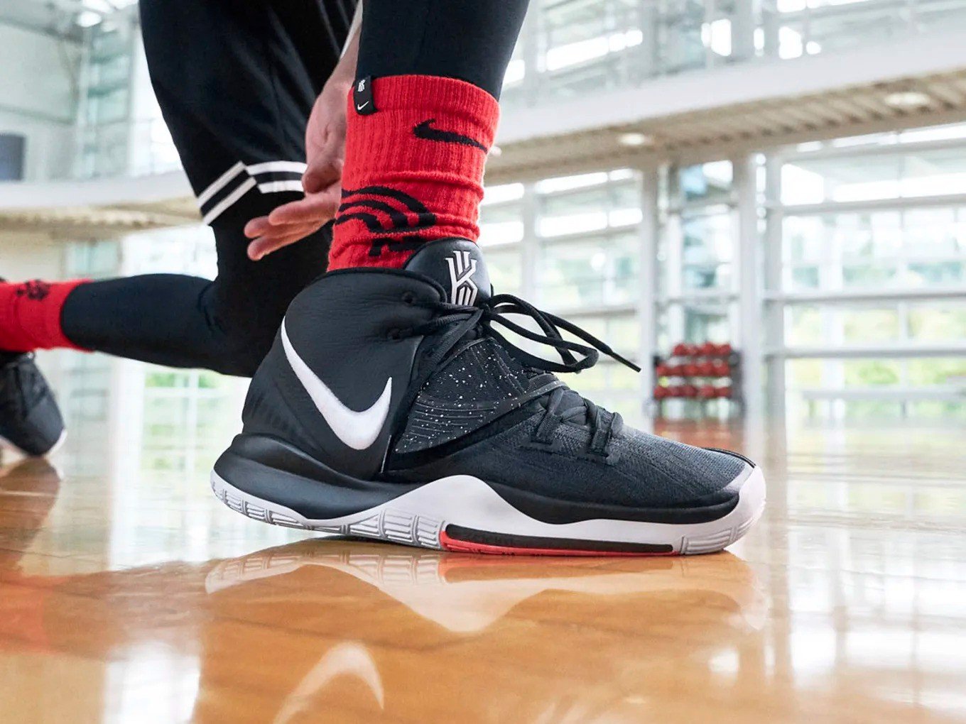 nike-kyrie-6-ra-mat-va-nhung-dieu-chua-ke-ve-signature-thu-6-cua-kyrie-irving