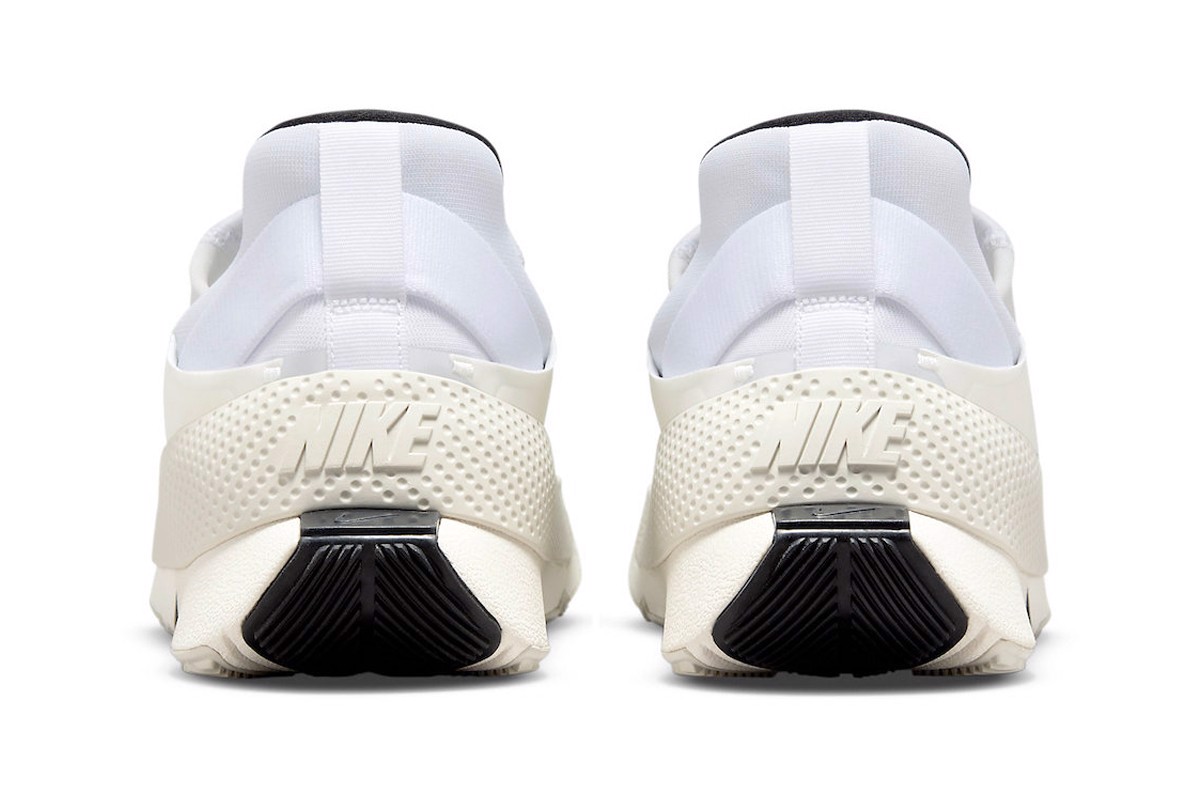 nike-go-flyease-xuat-hien-trong-phoi-mau-moi-mang-ten-white-sail