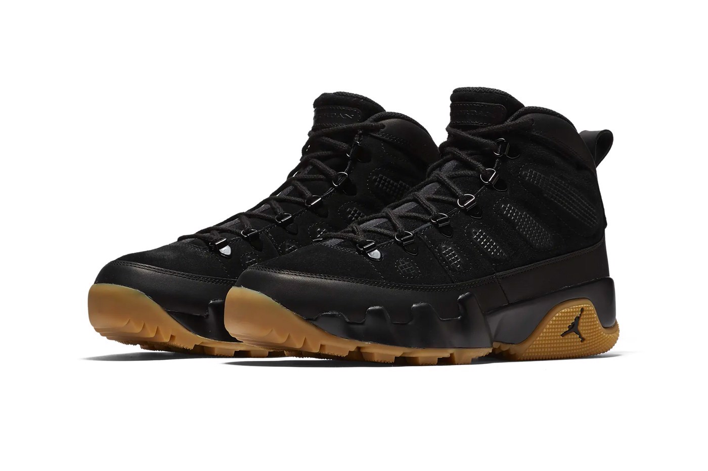 chao-don-su-tro-lai-cua-air-jordan-9-boot-nrg-black-gum