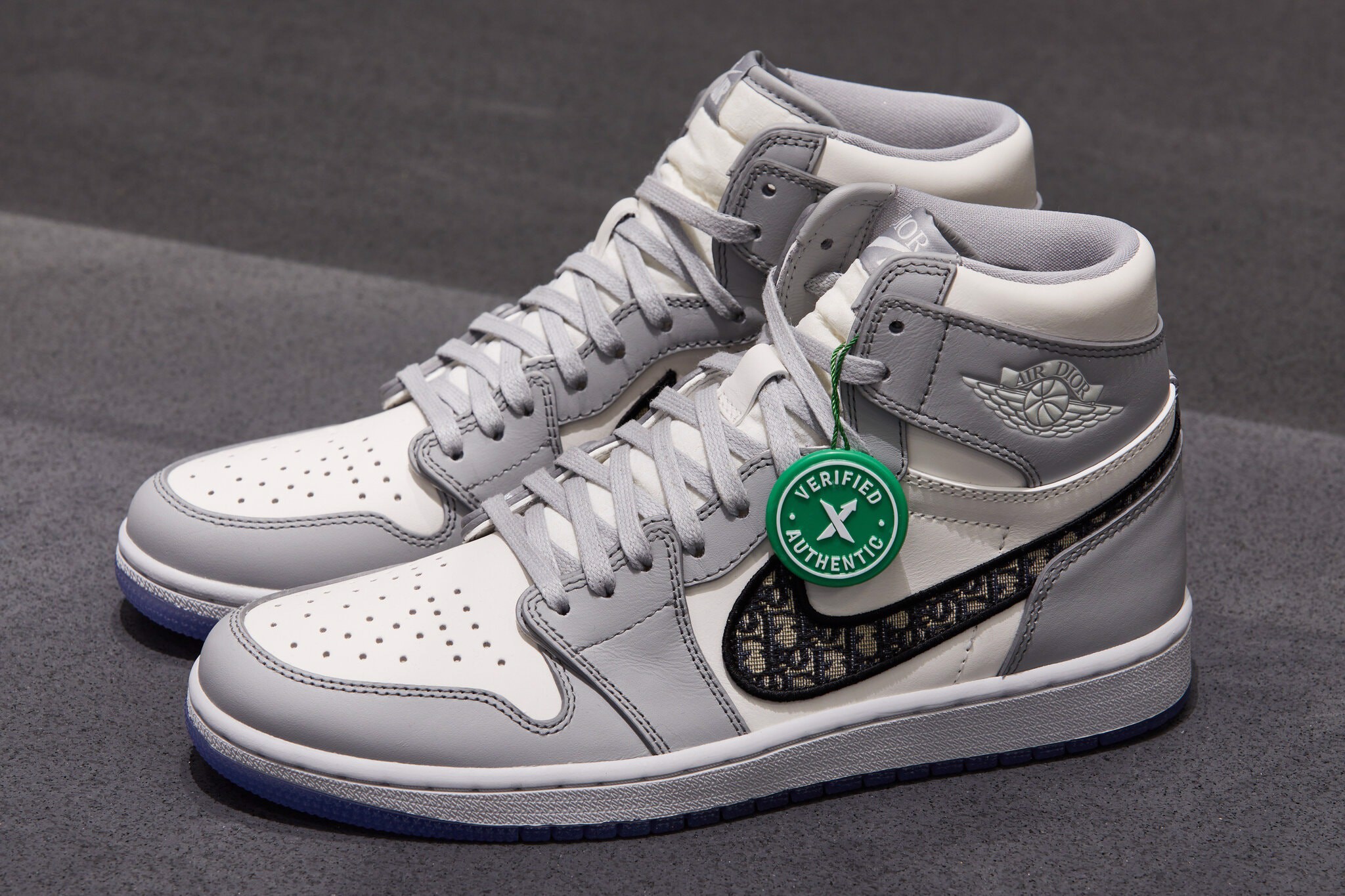 mon-nghe-thuat-thu-8-mang-ten-giay-the-thao