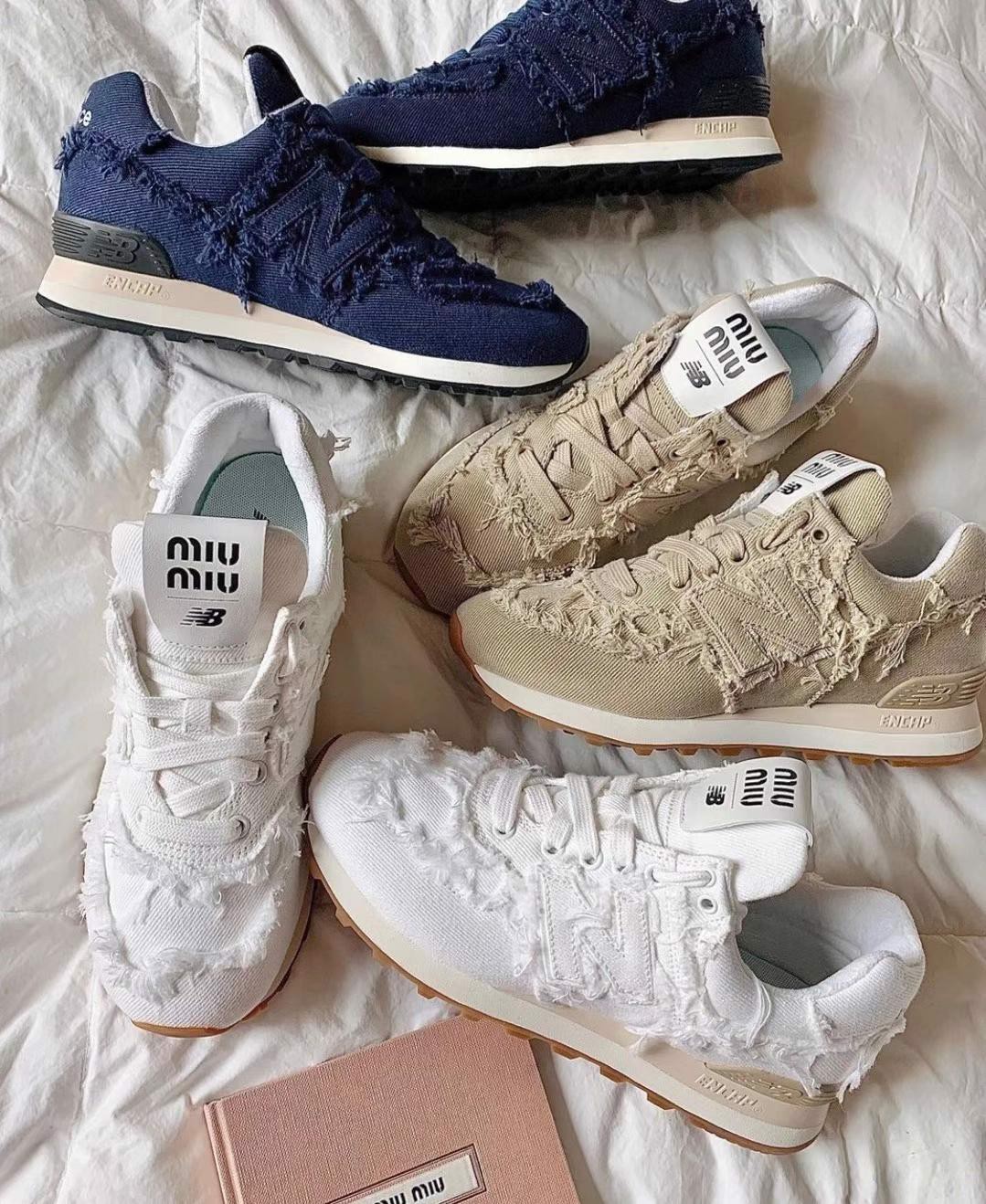 Hinh anh 2: Tai sao New Balance 574 x Miu Miu lai dat do den nhu vay?