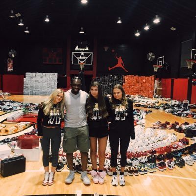 bo-suu-tap-sneaker-co-gia-tri-khung-nhat-the-gioi