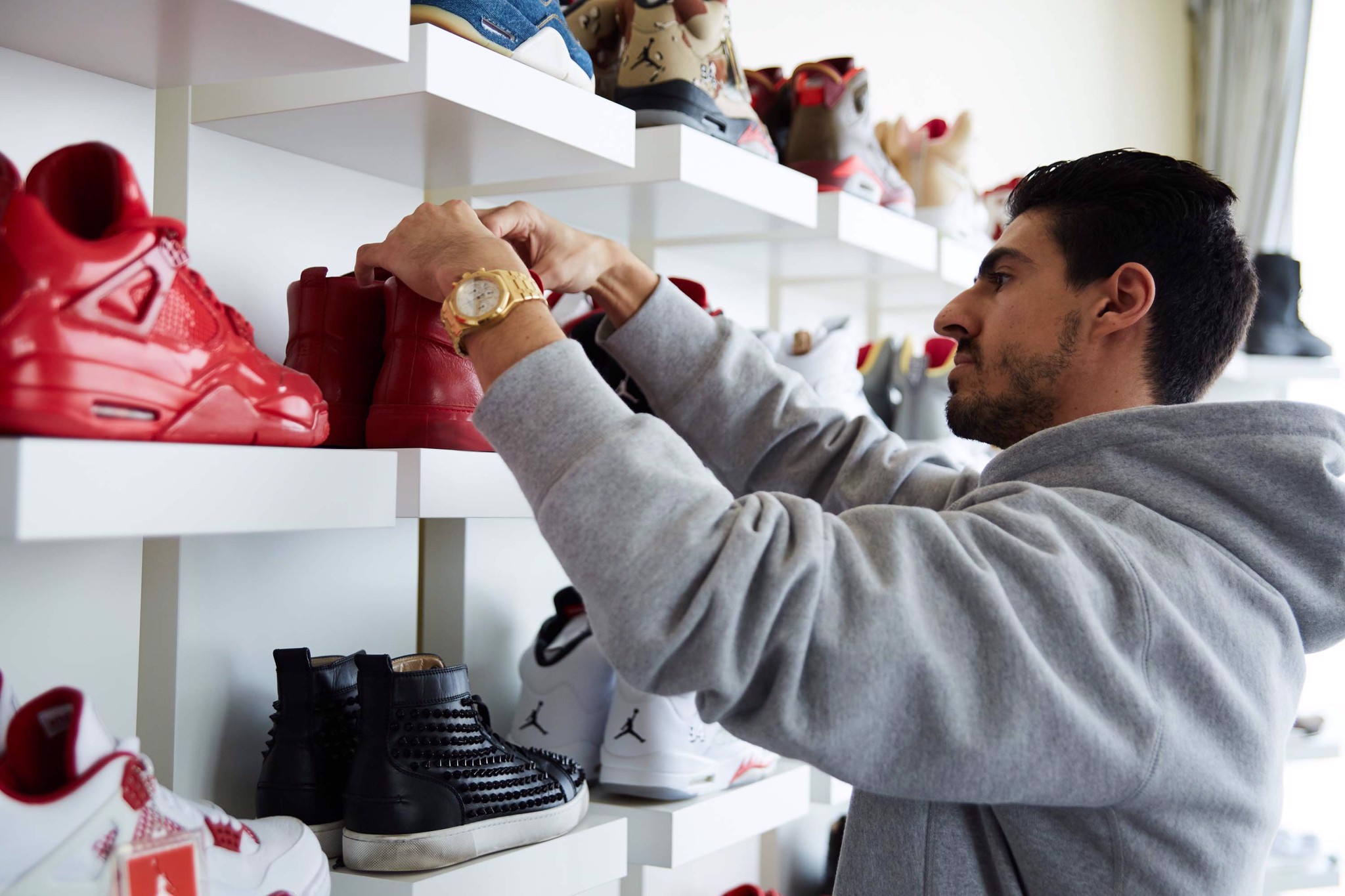 gap-go-va-tro-chuyen-cung-nha-suu-tap-giay-the-thao-mohamed-al-safar