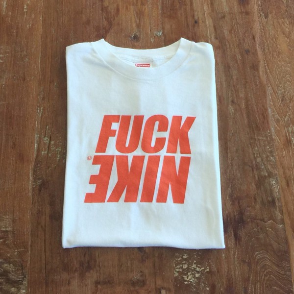 Mối thù trong quá giữa Nike và Supreme? Hinh anh 1: Moi thu trong qua giua Nike va Supreme?