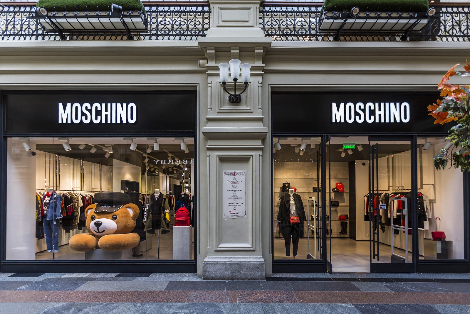 Lịch sử Moschino - chú gấu "ngỗ ngược" đến từ Ý Hinh anh 2: Lich su Moschino - chu gau "ngo nguoc" den tu Y
